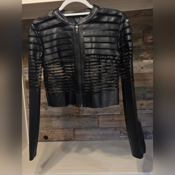Windsor Black Striped Edgy Leather- Like Cropped Jacket- Very Flattering!! - Picture 13 of 15